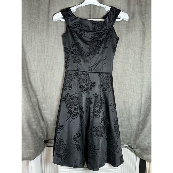 Vintage Homecoming Off The Shoulder Black Size 3 Cocktail Dress - USED - Picture 1 of 6